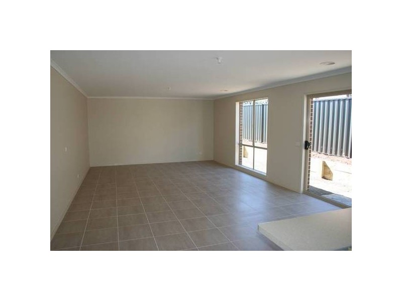 Lucerne Crescent, Pakenham VIC 3810