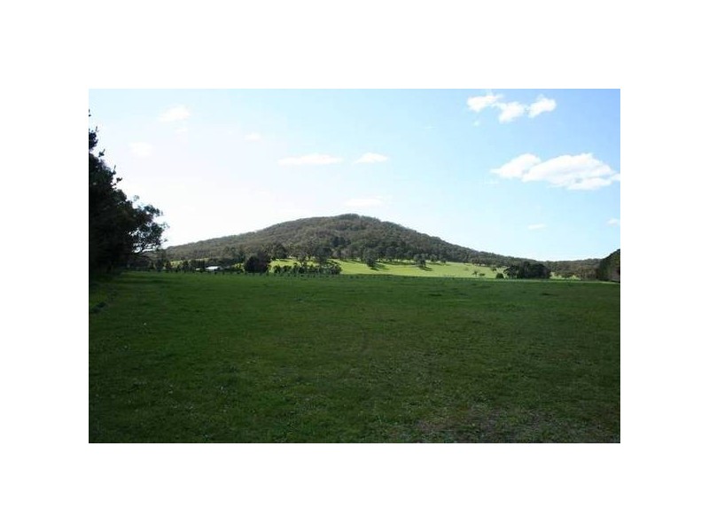 2 Garfield North Road, Garfield North VIC 3814