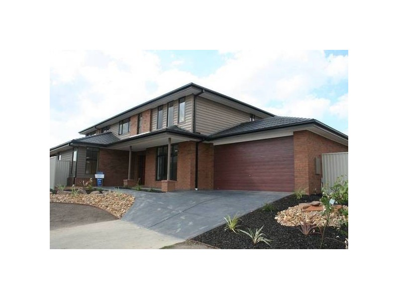 Goulburn Place, Pakenham VIC 3810