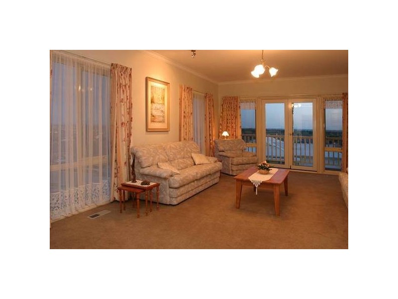 Overland Rise, Pakenham VIC 3810