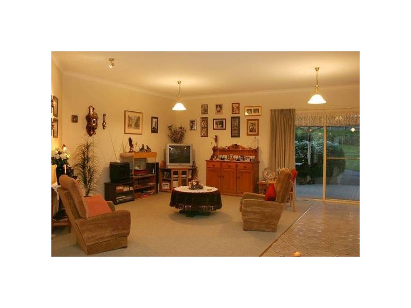 Overland Rise, Pakenham VIC 3810