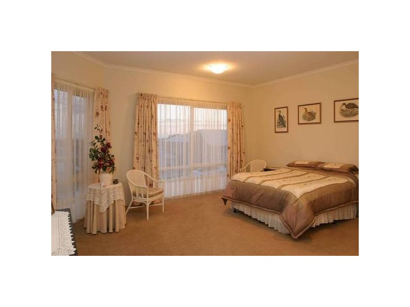 Overland Rise, Pakenham VIC 3810