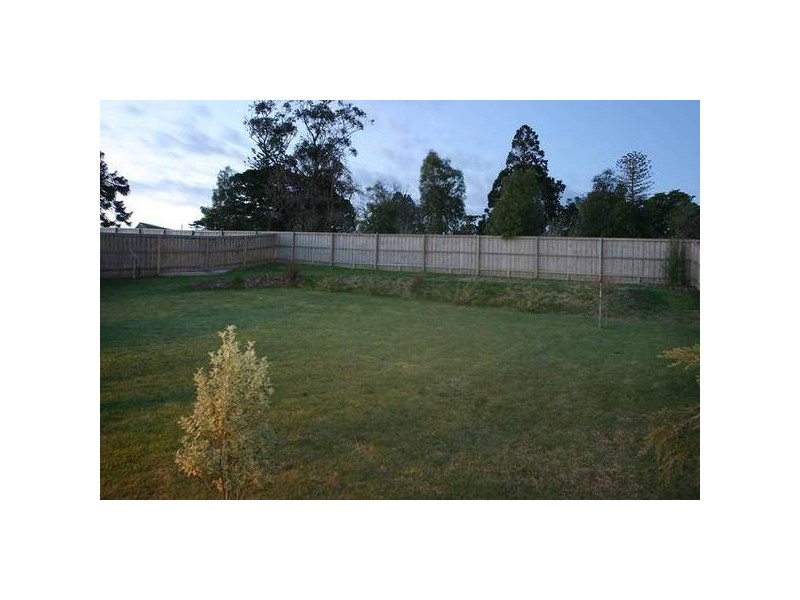 Overland Rise, Pakenham VIC 3810