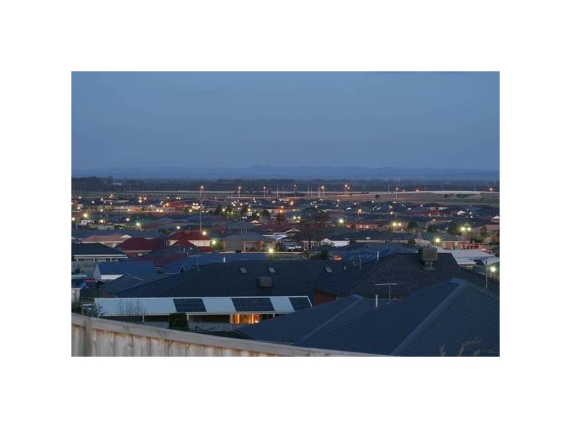 Overland Rise, Pakenham VIC 3810