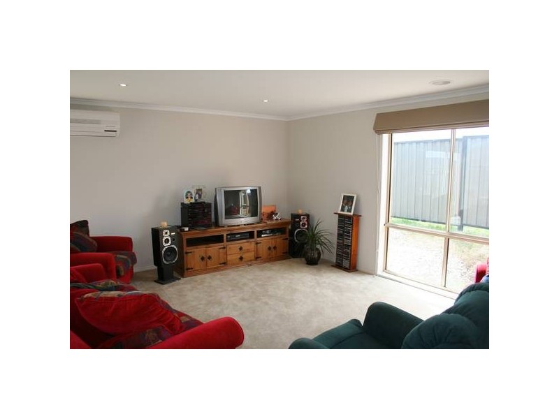 63 Windermere Boulevard, Pakenham VIC 3810