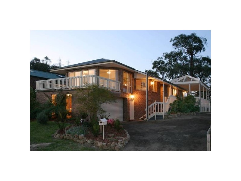 18 Breyleigh Drive, Pakenham VIC 3810