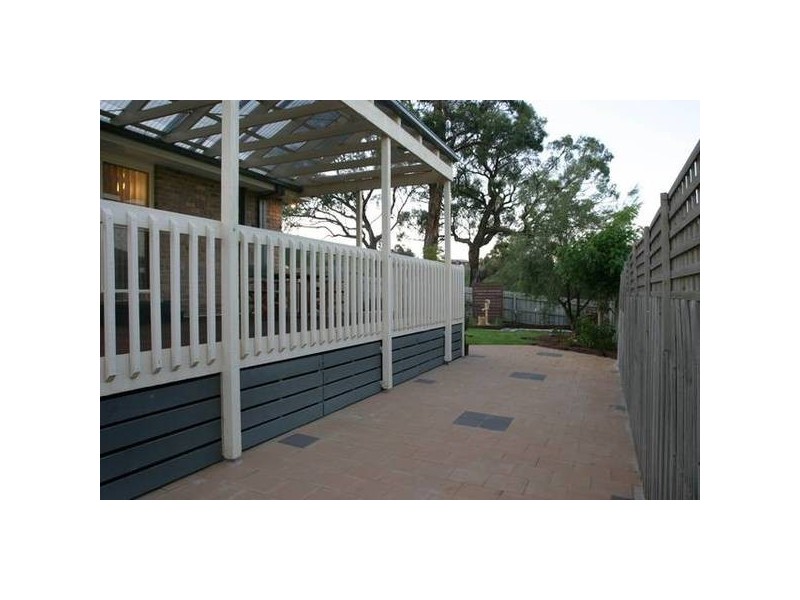 18 Breyleigh Drive, Pakenham VIC 3810