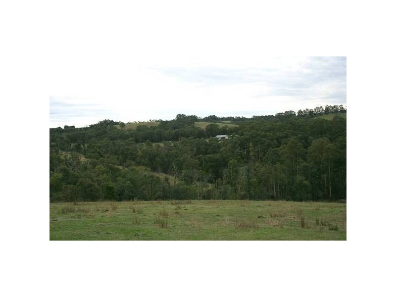 8 Downey Road, Beaconsfield Upper VIC 3808