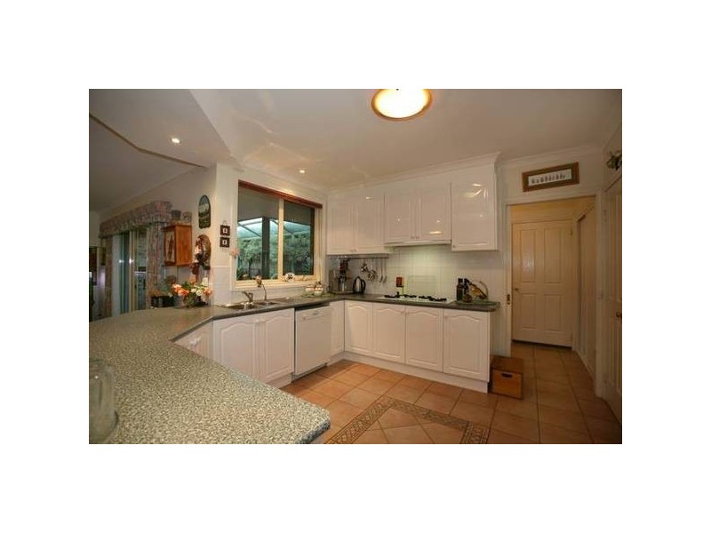 2 Andrew Court, Pakenham VIC 3810