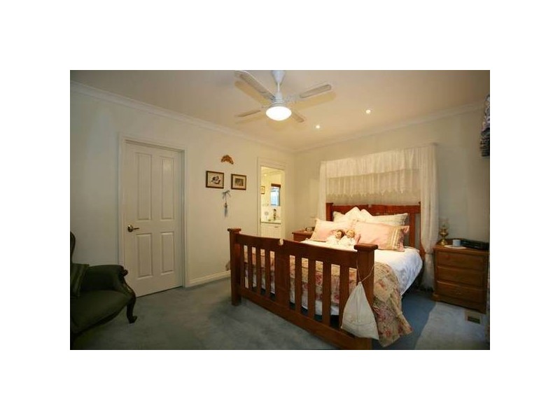 2 Andrew Court, Pakenham VIC 3810