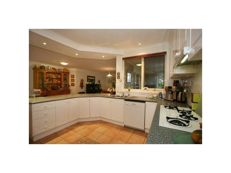 2 Andrew Court, Pakenham VIC 3810