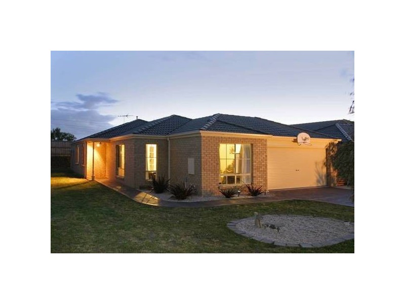 3 Flax Place, Pakenham VIC 3810