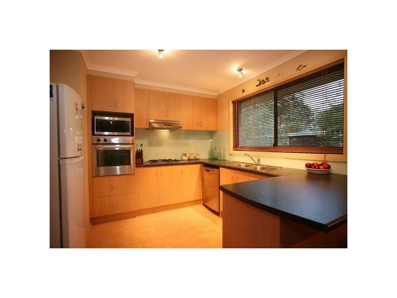 24 Donday Court, Pakenham VIC 3810