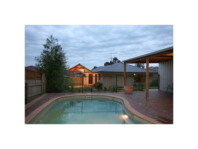 24 Donday Court, Pakenham VIC 3810