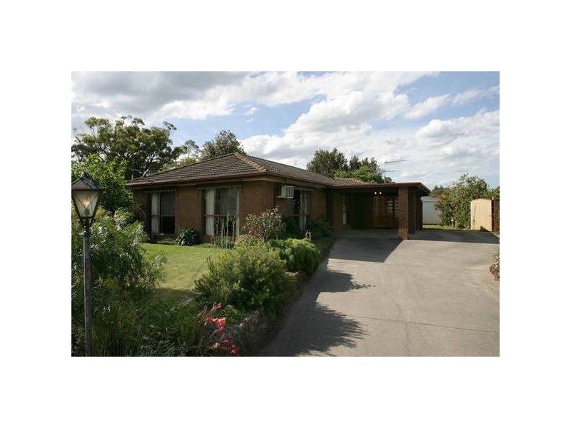 4 Eagle Drive, Pakenham VIC 3810