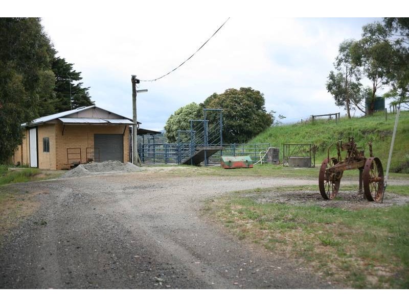 445 Ellis Road, Tonimbuk VIC 3815
