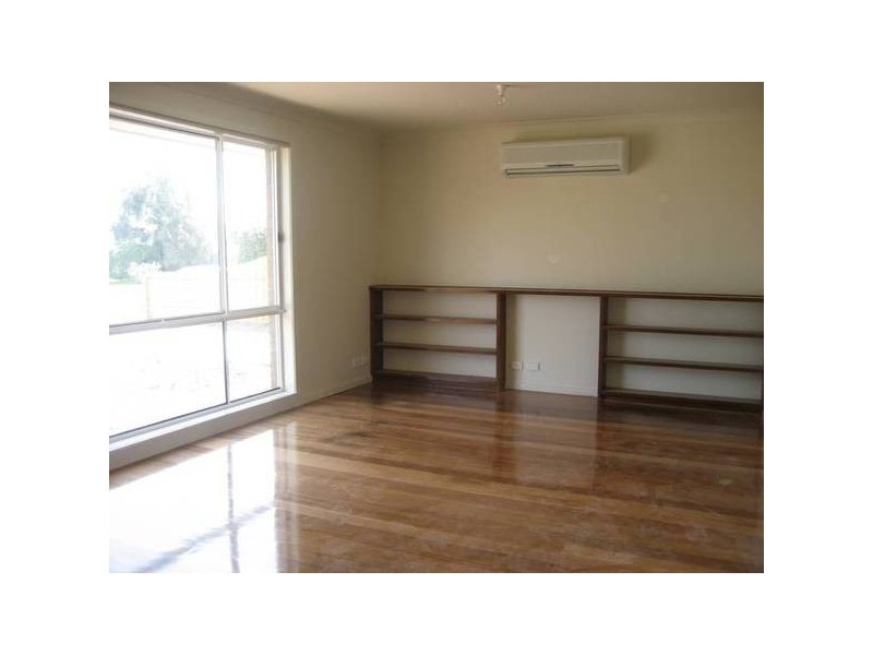 1/3 Acacia Court, Pakenham VIC 3810