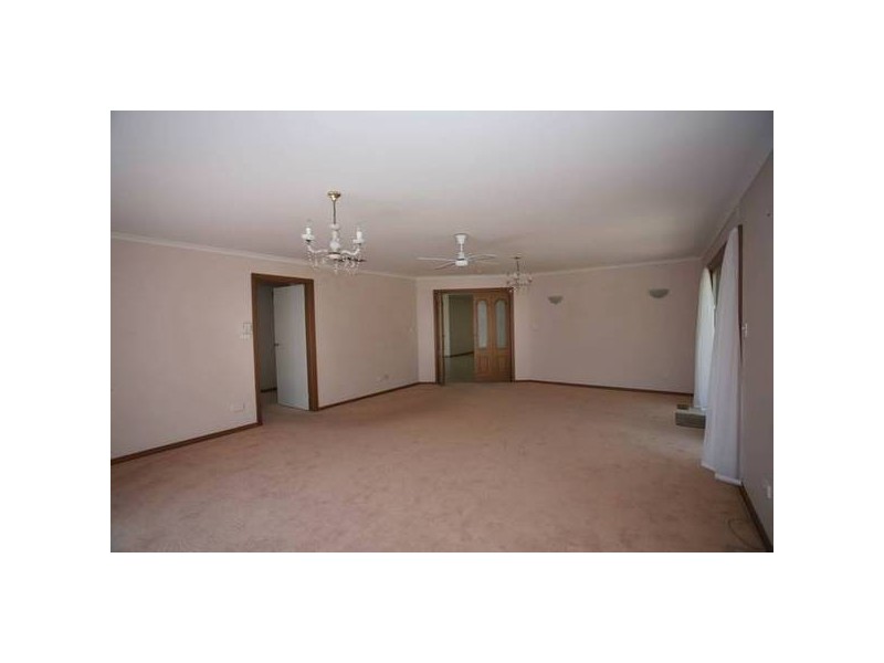 87-89 Eagle Drive, Pakenham VIC 3810