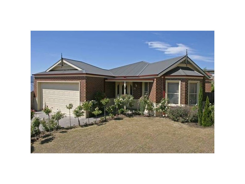 39 Ben Drive, Pakenham VIC 3810