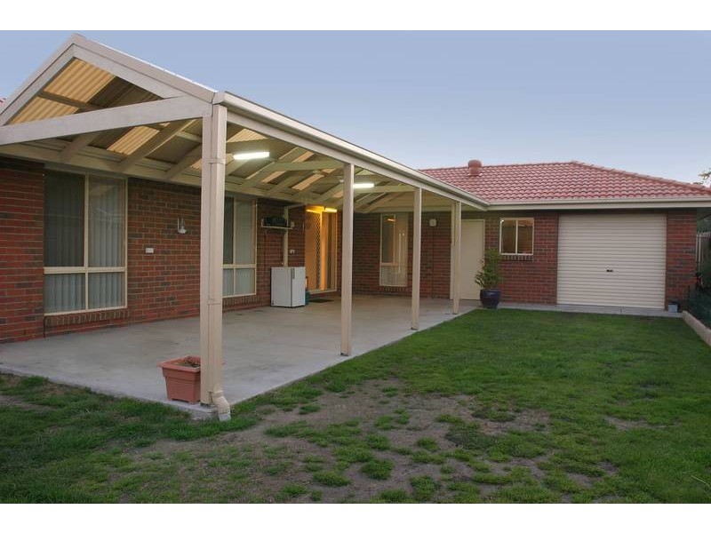 80 Mcgregor Road, Pakenham VIC 3810