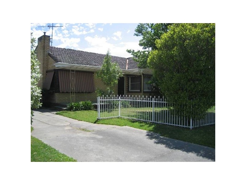 22 Henry Street, Pakenham VIC 3810