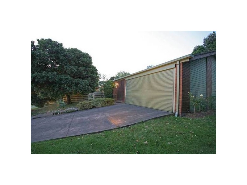 11 Ahern Road, Pakenham VIC 3810