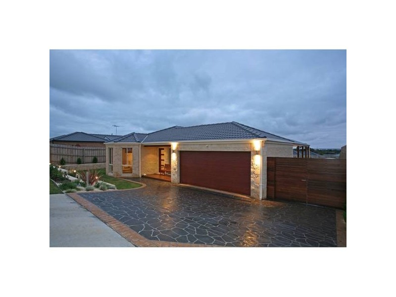 4 Harmony Court, Pakenham VIC 3810