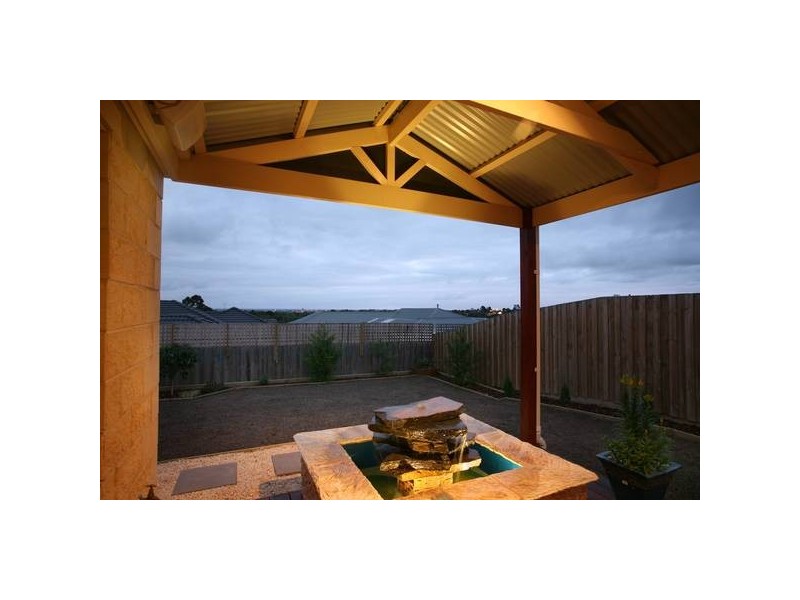 4 Harmony Court, Pakenham VIC 3810