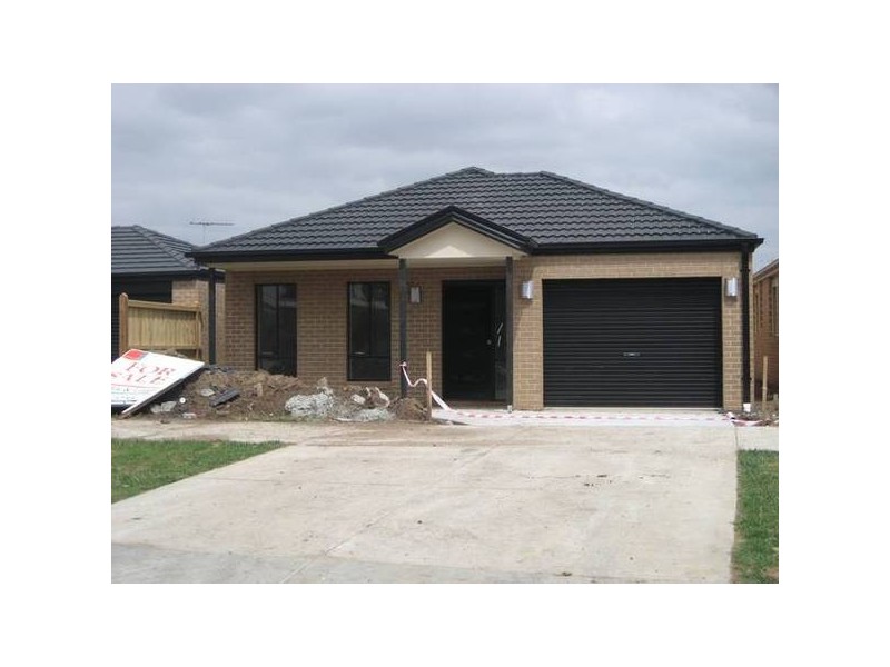 8 Bentley Court, Pakenham VIC 3810