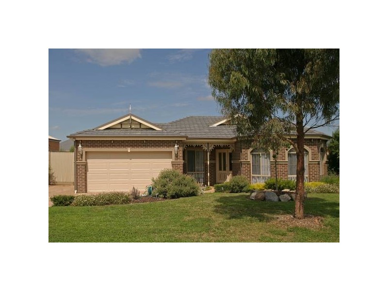 5 Tasman Way, Pakenham VIC 3810