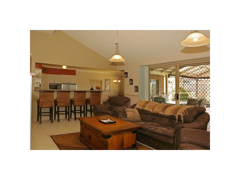 5 Tasman Way, Pakenham VIC 3810