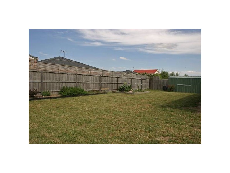 5 Tasman Way, Pakenham VIC 3810