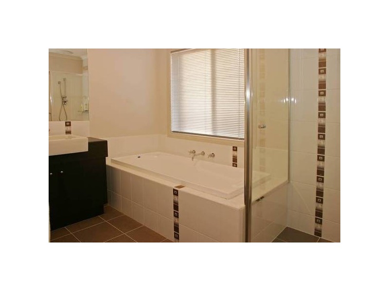 19 Grand Central Boulevard, Pakenham VIC 3810