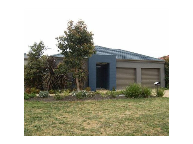 11 Riley Court, Pakenham VIC 3810