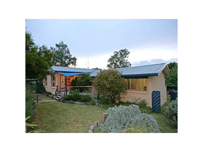 18 Ahern Road, Pakenham VIC 3810