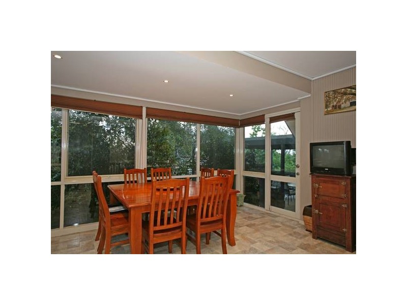 18 Ahern Road, Pakenham VIC 3810