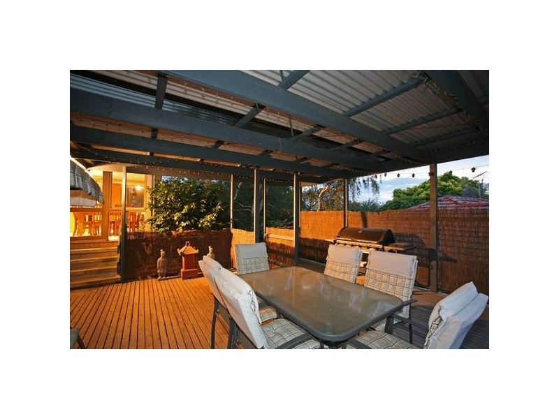 18 Ahern Road, Pakenham VIC 3810