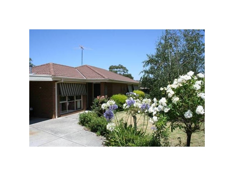 25 Bluegrass Crescent, Pakenham VIC 3810