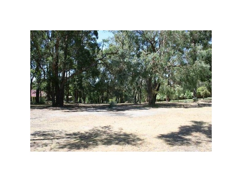 6 Mirrabooka Road, Maryknoll VIC 3812