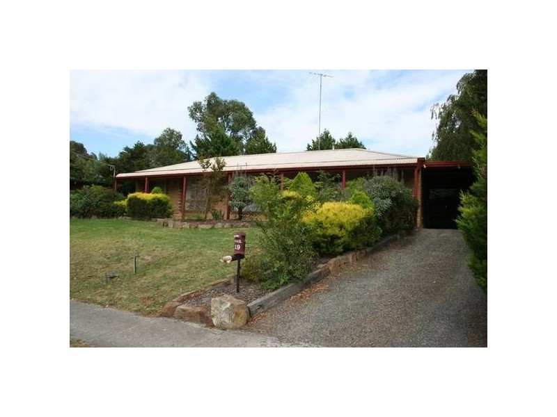 19 Atkins Road, Pakenham VIC 3810