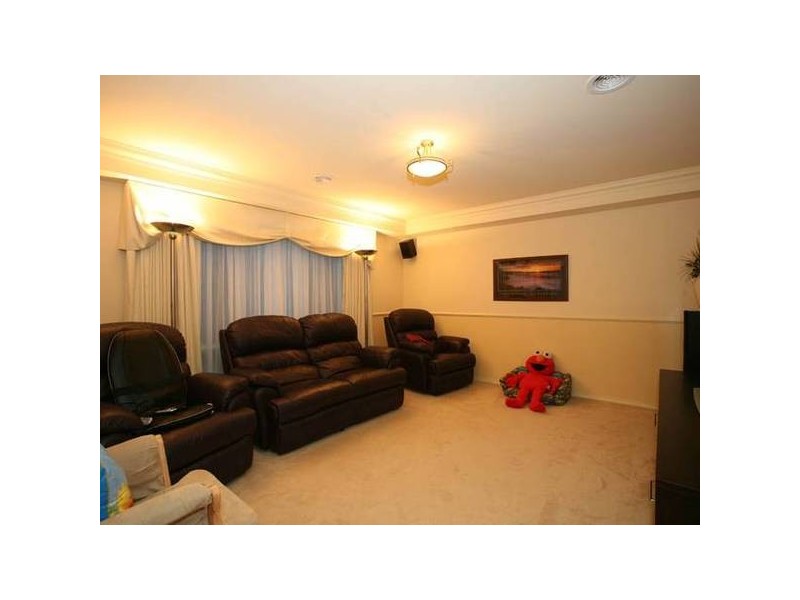 38 Ben Drive, Pakenham VIC 3810