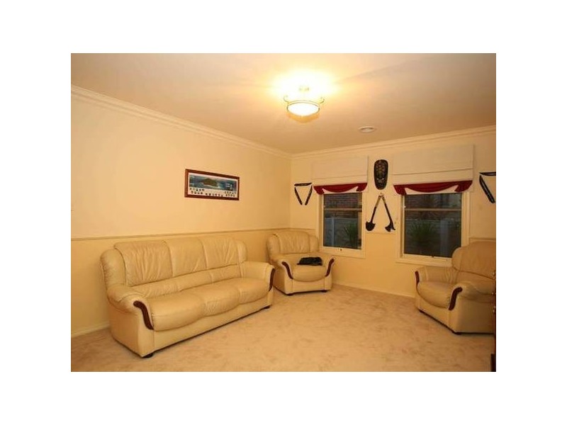 38 Ben Drive, Pakenham VIC 3810