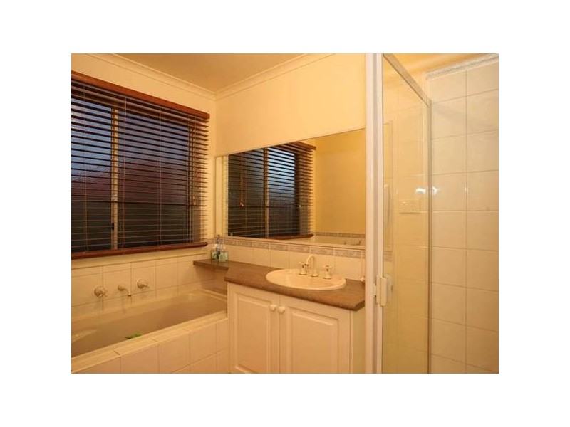 38 Ben Drive, Pakenham VIC 3810