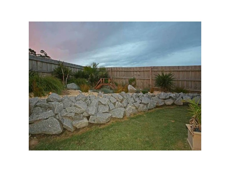 38 Ben Drive, Pakenham VIC 3810