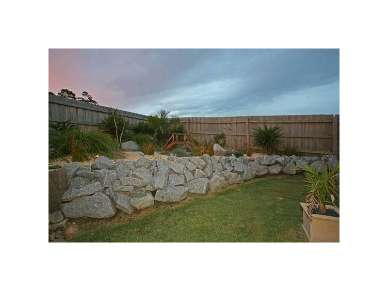 38 Ben Drive, Pakenham VIC 3810