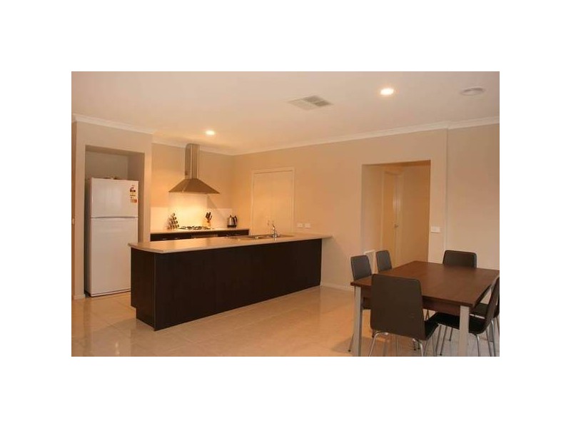 4 Veitch Court, Pakenham VIC 3810