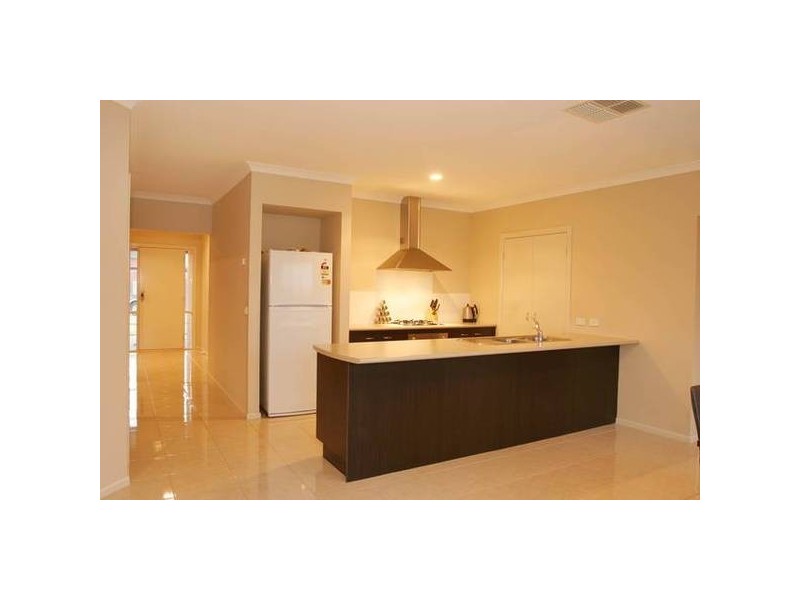 4 Veitch Court, Pakenham VIC 3810