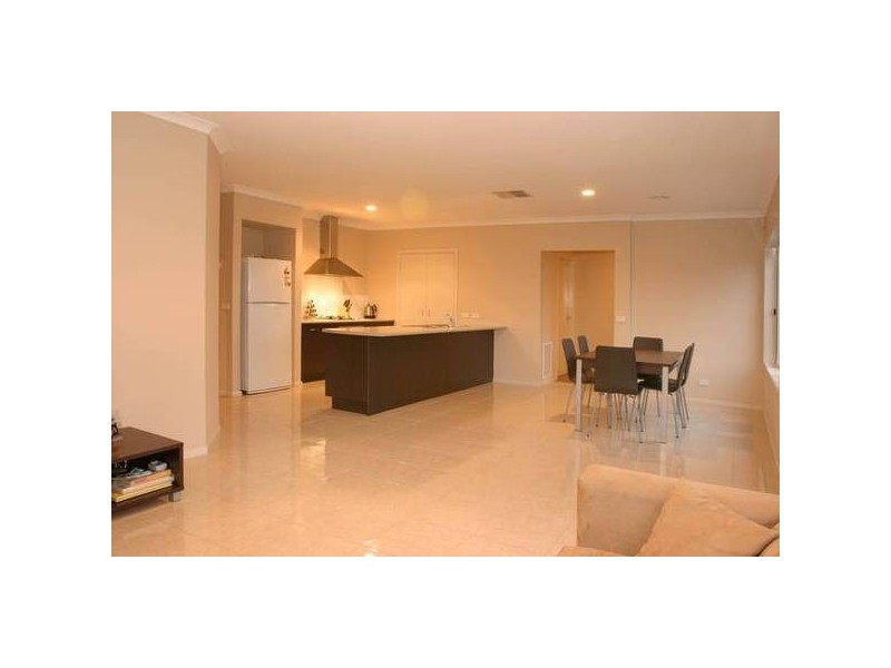 4 Veitch Court, Pakenham VIC 3810