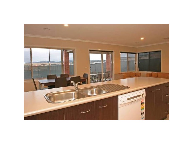 4 Veitch Court, Pakenham VIC 3810