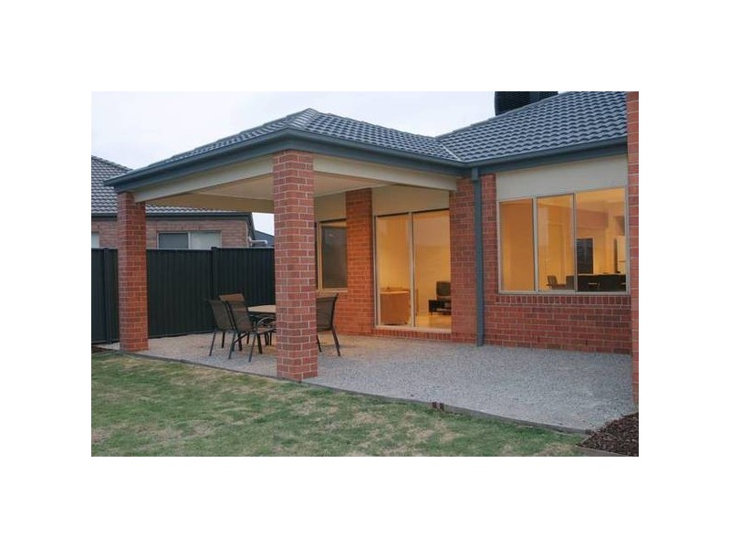4 Veitch Court, Pakenham VIC 3810